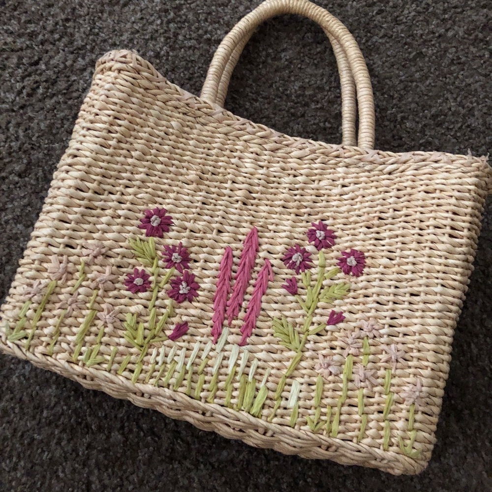 Vintage inspired straw bag pinup style